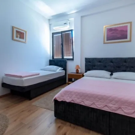Guest House Kono - Two Bedroom Apartment With Terrace Apartament *