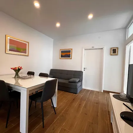 Kono - Two Bedroom With Terrace