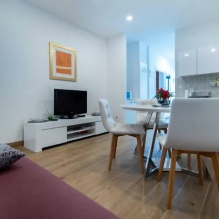 Apartamento 2 Bedroom With Terrace