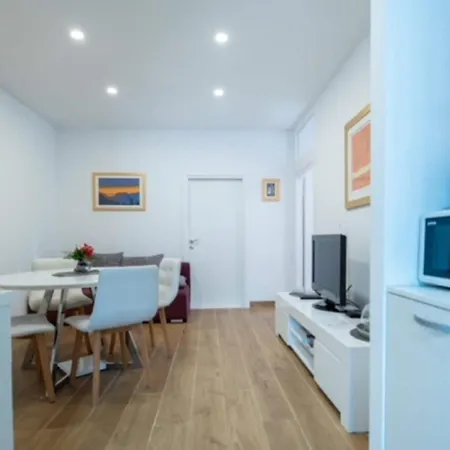 2 Bedroom With Terrace